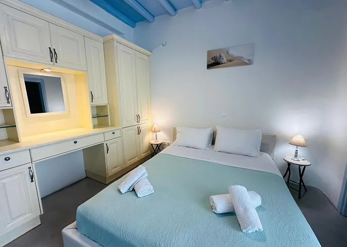 Nyaraló Mimoza Collection Of *